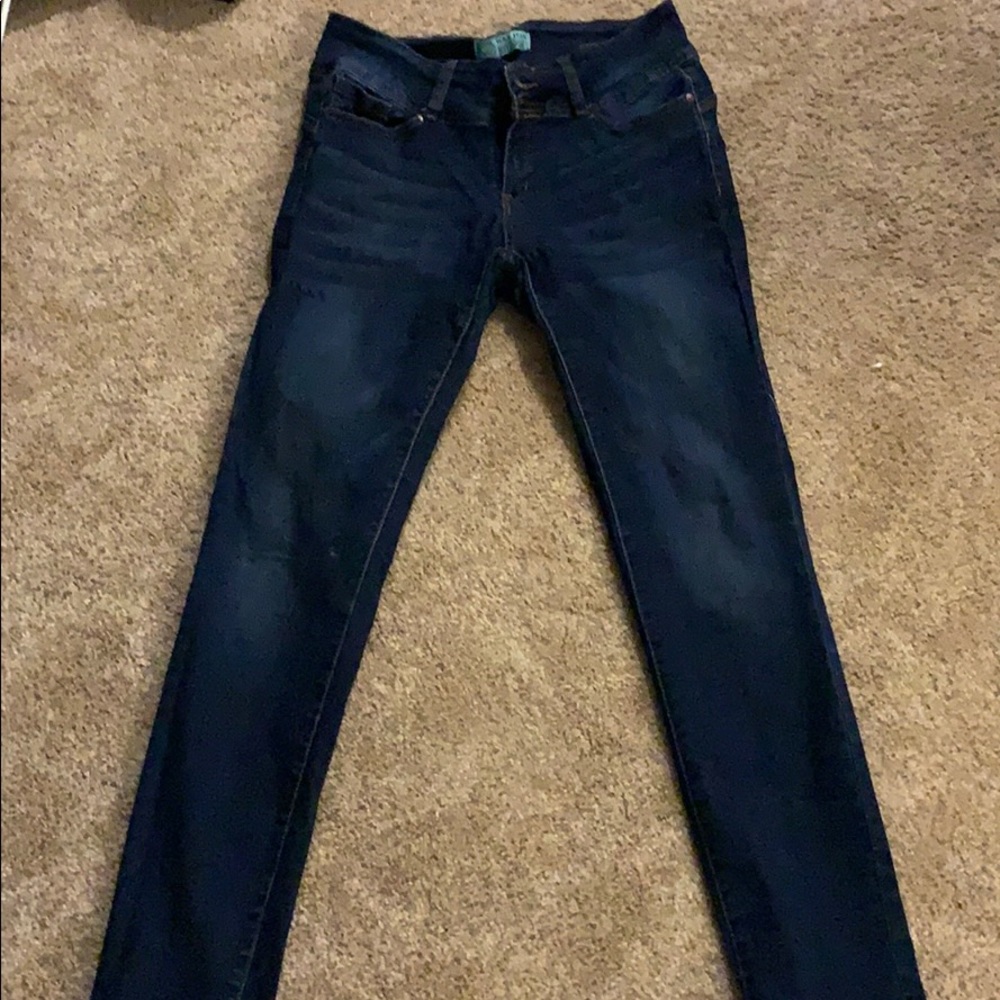 Skinny butt lifting jeans